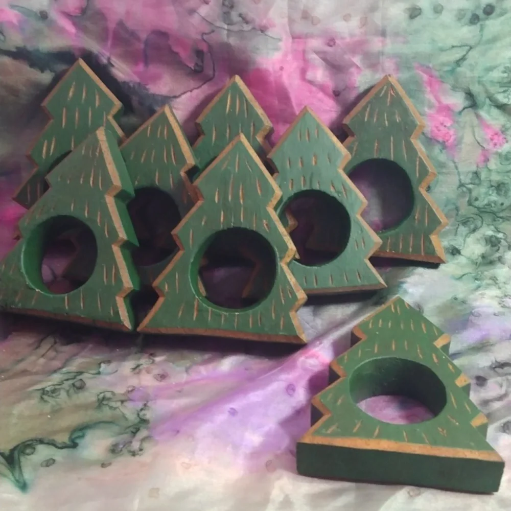 Set of eight Christmas tree in napkin rings D
